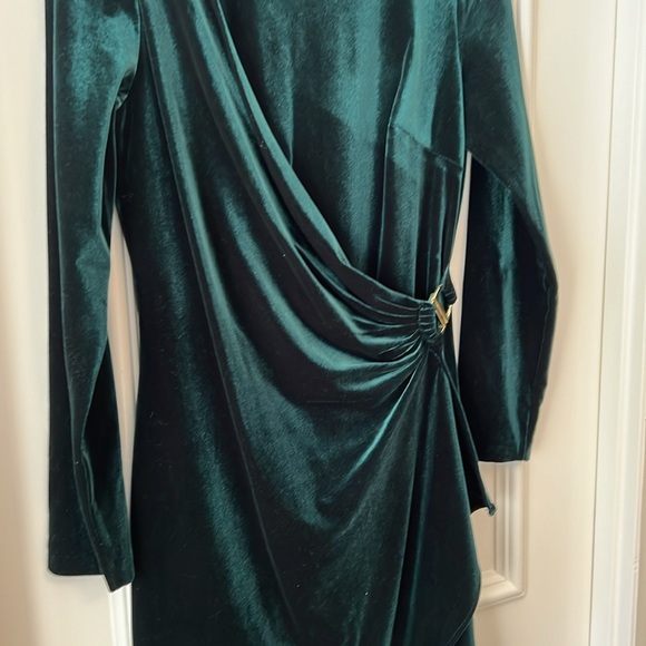 DKNY emerald green velvet cocktail dress with gold detail, size 6 - Picture 3 of 5